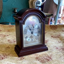 Antique Style Seth Thomas Mantle Table Clock Bracket Bakelite Style Quartz