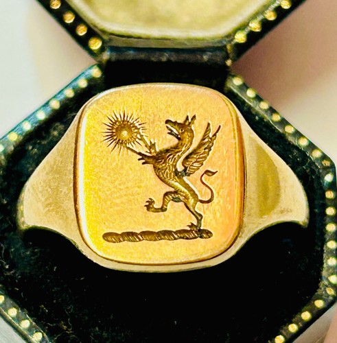 9ct solid gold - “9ct, dragon/
