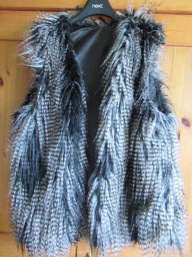 Faux fur gilet size - h&m,