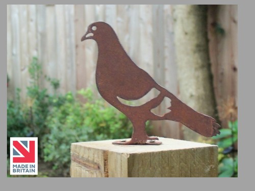 Rusty metal pigeon - rusty,
