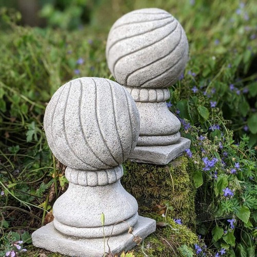 Pair stone ball pillar - ball,