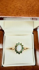 ? Stunning Opal and Emerald Daisy 9ct Yellow Gold Ring ✨