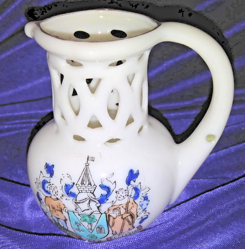 Southend sea crested china - southend-on-sea,