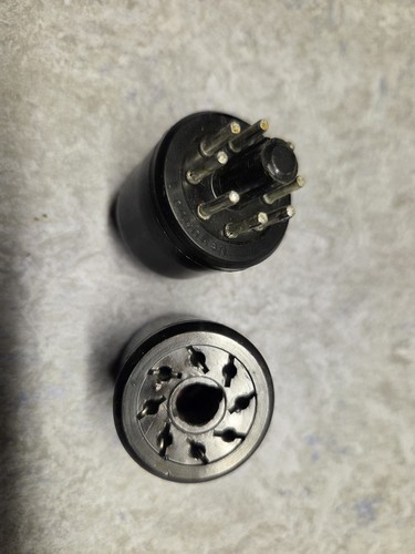 Paired pin octal valve plug - pin,