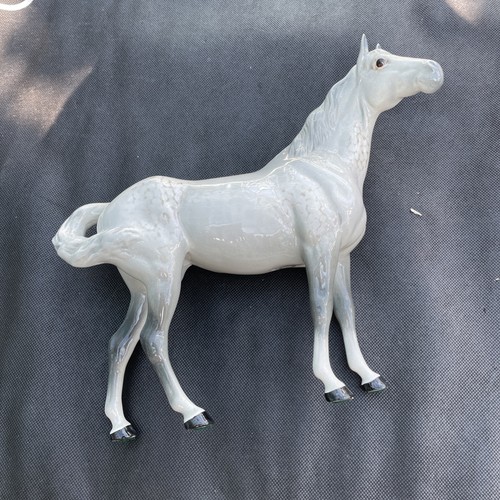 Beswick swish tail horse rare - horse,