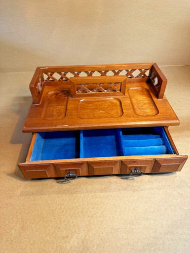 Vintage wooden jewelry box - wooden,