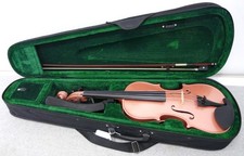 Beginners 4/4 Pink Violin, bow