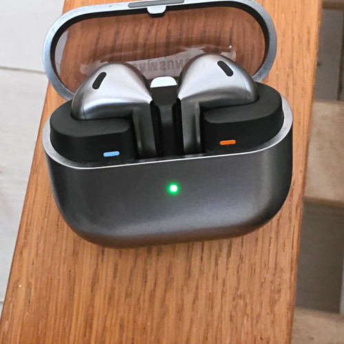 Samsung galaxy buds live - galaxy,