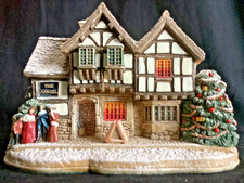 Lilliput Lane - THE ANGEL INN - Illuminated Christmas Special Edition.  (Rare)