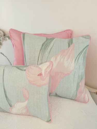 One laura ashley lilium - laura,