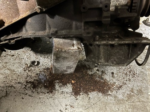 Bmw e30 318i 318is - 318i, oil