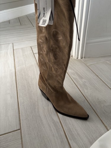 Zara cowboy boots beige - zara,