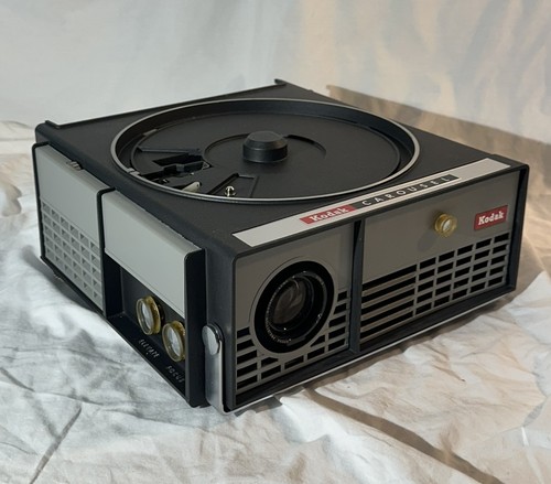 Kodak carousel slide projector - kodak,