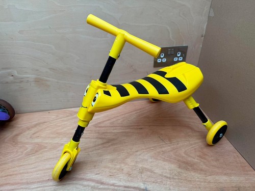 Foldable bumble bee scooter - bumble,