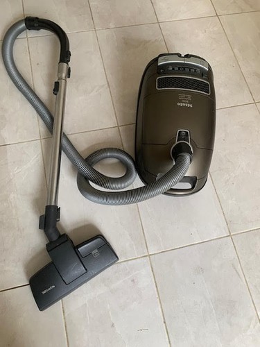 Miele cylinder vacuum cleaner - miele,