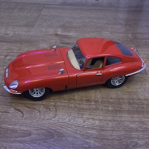 Burago scale 1961 - scale, type