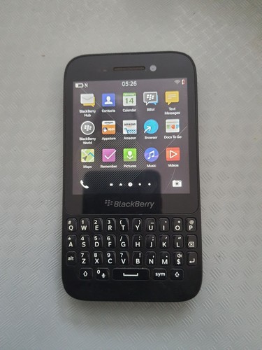 Blackberry smartphone 8gb - blackberry, q5