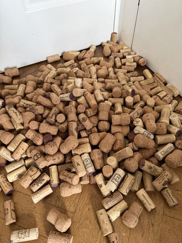Assorted wine and champagne - assorted,