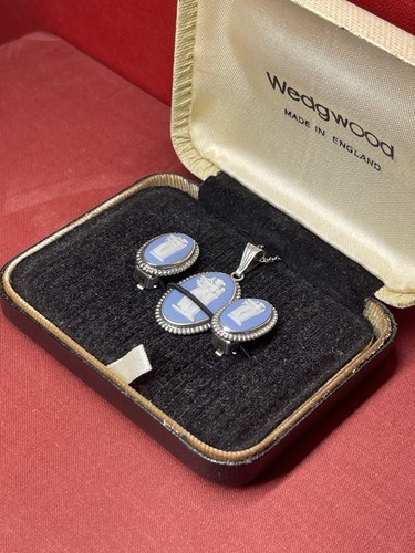Wedgwood necklace and clip - and,