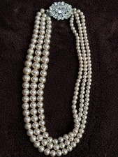 Vintage Costume Pearl Style Triple Layer Choker Necklace.