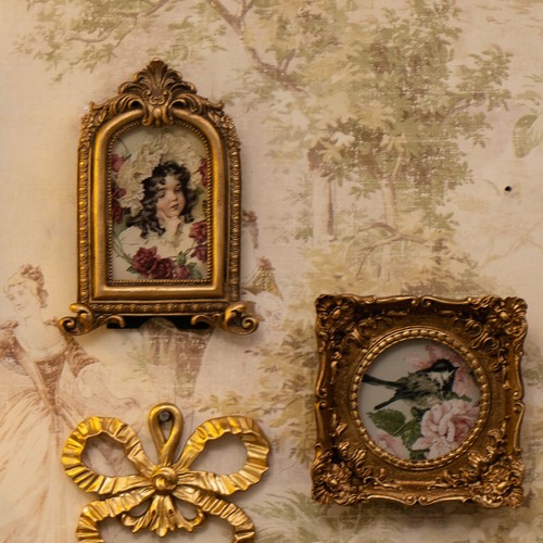 Vintage resin photo frame - resin,