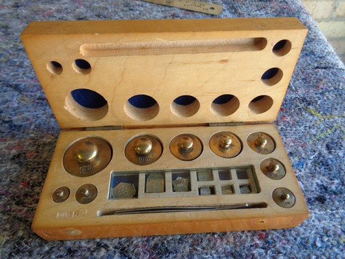 Vintage small scale weights - vintage,