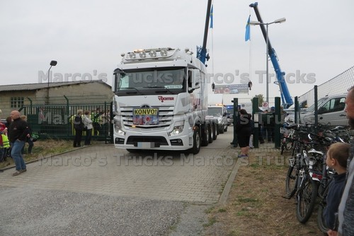 Truck photo mercedes - truck,