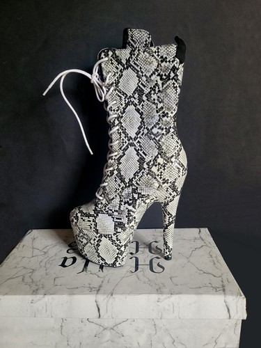 Nwt snake print black - print, white