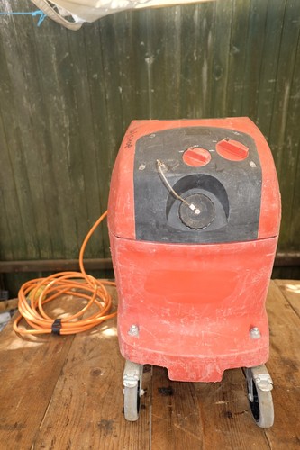 Hilti vc40 110v wet dry - um,