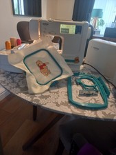 Brother 400D Embroidery/Sewing Machine with Case and Accessories Fully Working.