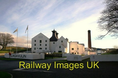 Lagavulin distillery c2009 - lagavulin,