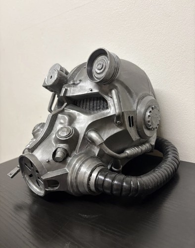 T60 helmet display - , piece