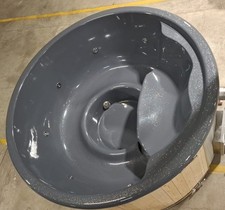 DELUXE GLASS FIBER HOT TUB