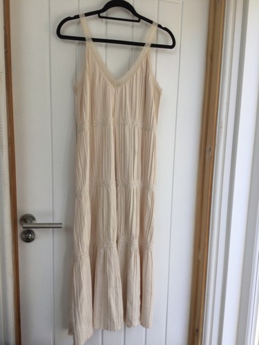 Zara nude knitted sleeveless