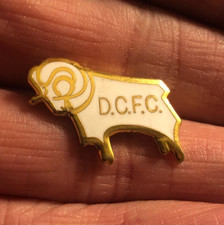 RARE OLD DERBY COUNTY DCFC WHITE RAM ENAMEL PIN BADGE BY W.REEVES