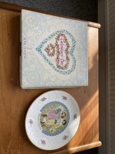 Royal Doulton - Valentines Day 1976 Plate - Boxed