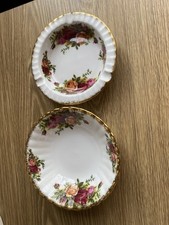 ROYAL ALBERT 'COUNTRY ROSES' PIN DISH DUO.