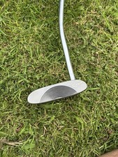 Yes C-groove Victoria Putter