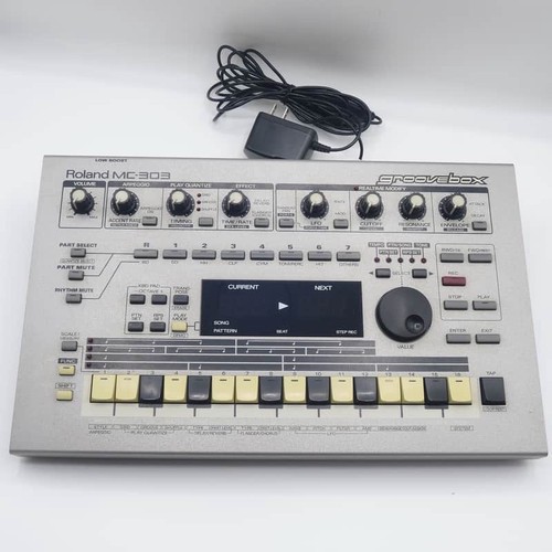 Roland 303 groovebox rhythm - roland,