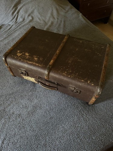 Vintage smiths trunk stores - vintage,