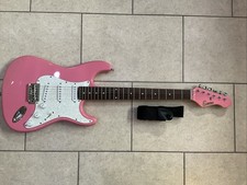 Encore Pink Stratocaster RIGHTHANDED In Very Good Condition With Gigbag