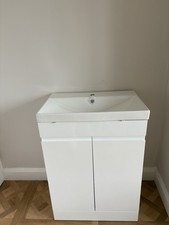 Vanity Unit and Basin Floor