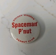 Peanut Club Tin Badge, Spaceman P'nut. Golden Wonder Vintage