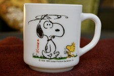 Vintage snoopy milk glass - snoopy, mug