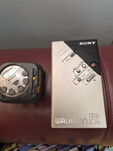 Rare sony walkman f2 - rare,