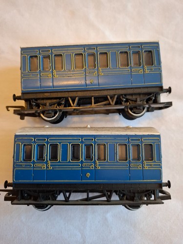 Hornby r212 wheeled coaches - r212, 4-wheeled