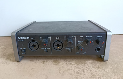 Tascam 2x2 2 - 2-in/2-out, usb