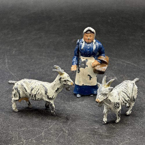 Antique metal farm yard - yard, toy