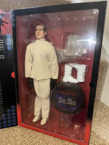 Sideshow toy james bond - sideshow,