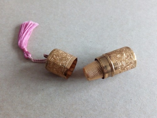 Vintage metal thimble with - metal,